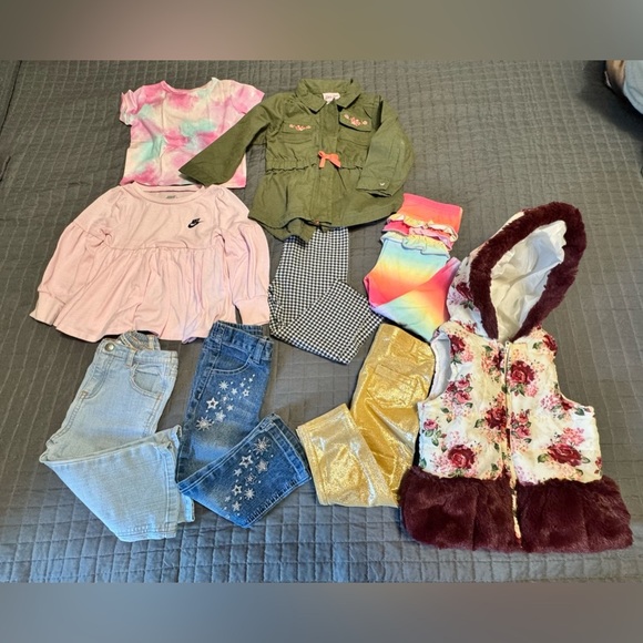Clothes Bundle for folders girls - Picture 2 of 4